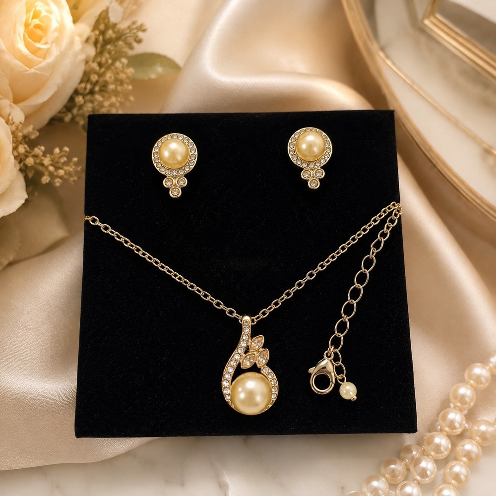 Gold Tone Faux Pearl‎ Rhinestone Necklace Earrings Set Vintage Glam Bridal